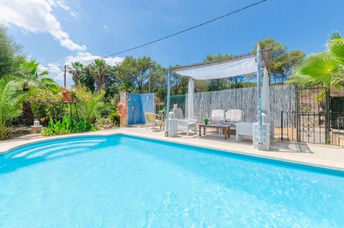 YourHouse Crestaix finca with pool