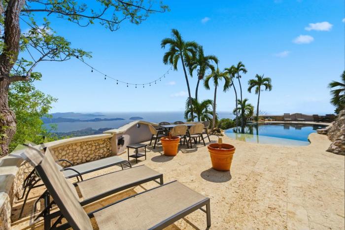 Luxury Oceanview Villa Pool & Private Casita