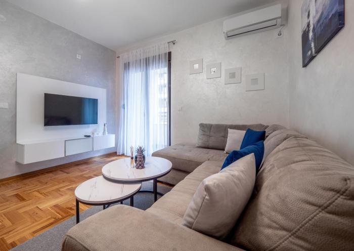 Luna Apart Becici - Garage Included