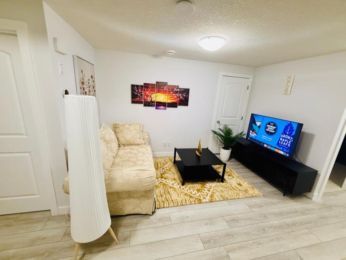 Cozy Haven - Home Away From Home Two-Bedroom Apartment