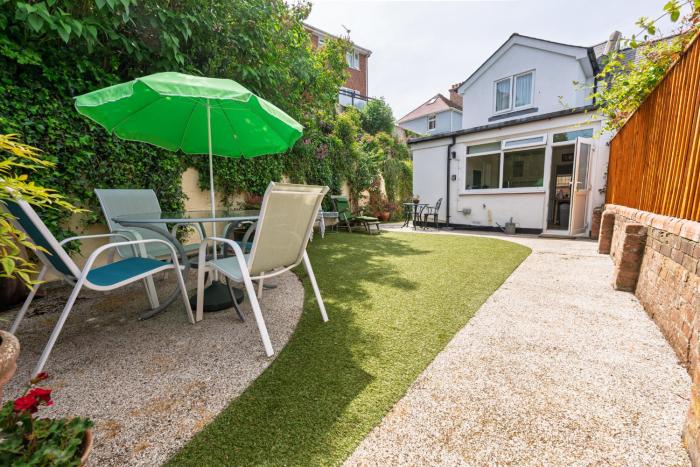 Charming Dog Friendly Cottage with Garden