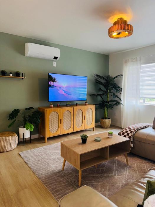Sleeps 6 - Hot Tub - Fire Pit - Patio - LAX SoFi