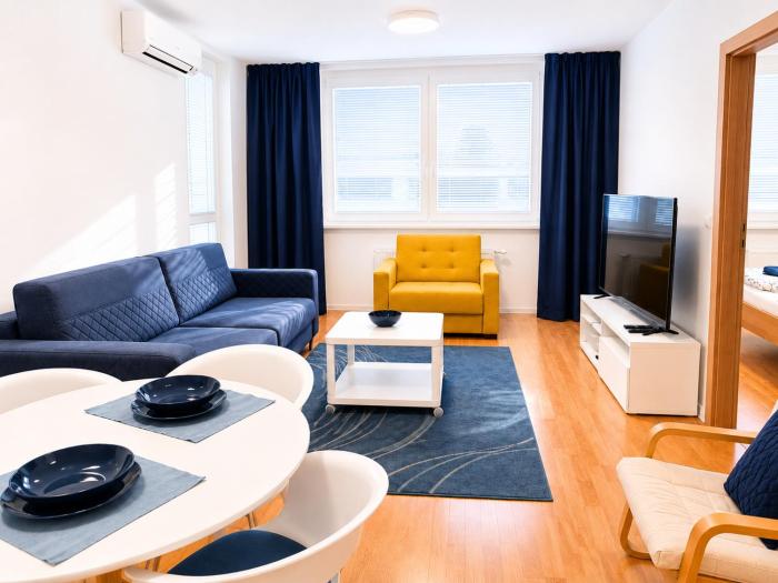 KarLove II Apartment Modern 2 Room Stay with Private Parking, AC and Easy City Access