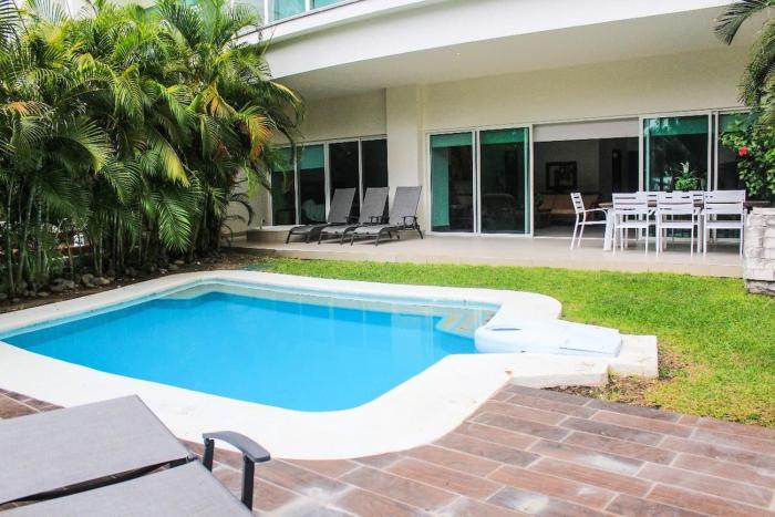 Bay View Grand Marina Villa- private pool