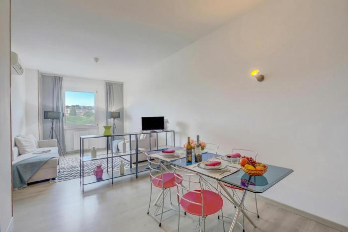 Appartamento di Tommaso Central Desenzano with AC sleeps 4 - Happy Rentals