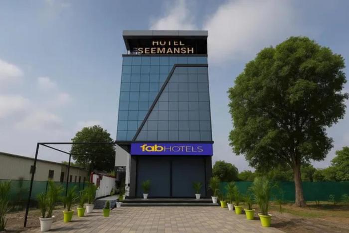 FabHotel Seemansh