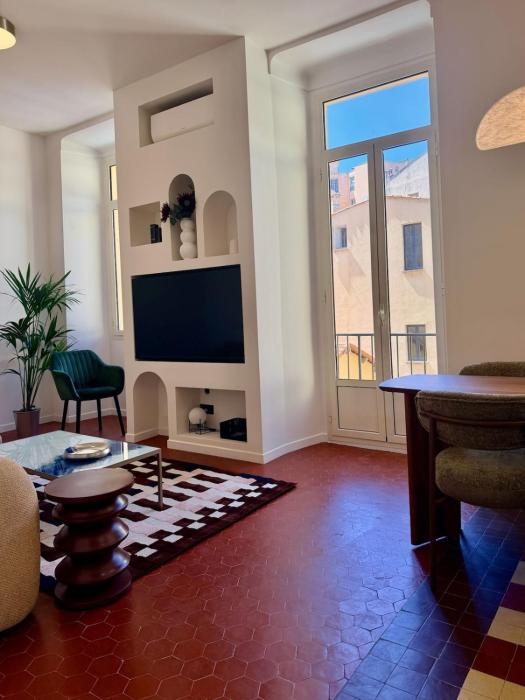 La Girelle - Bright and with a Balcony - Port of Nice
