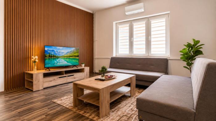 Cozy City Retreat Near Macedonia Square
