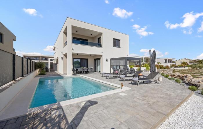 Awesome Home In Vodice
