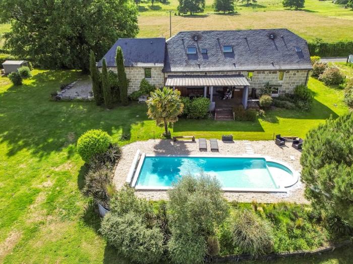 Sur Ussac - Domaine de Charme avec Piscine - Villa