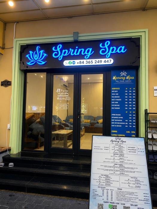 Spring House Grand world