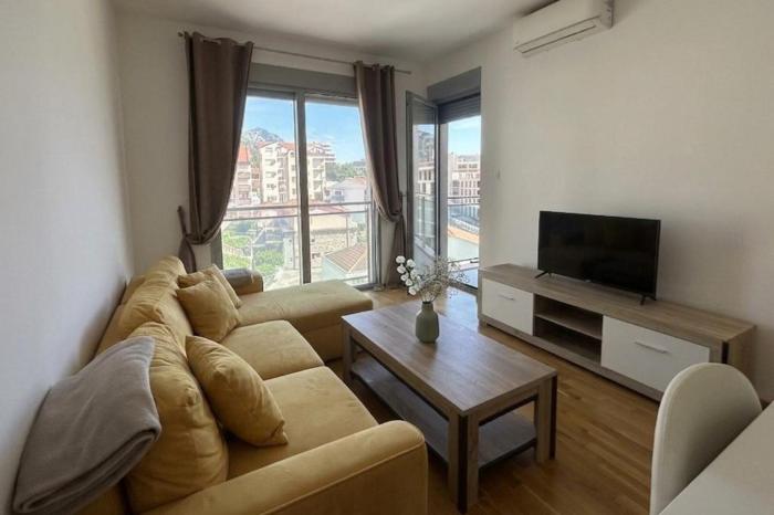 One bedroom apartment next to the sea