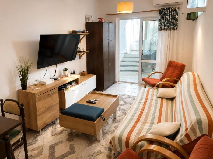 Budva Apartment with Private Parking