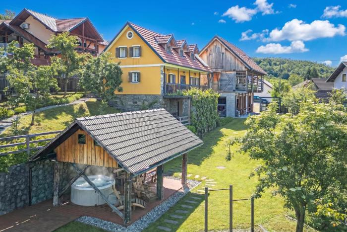 Traditional House Kal Garden & Jacuzzi - Happy Rentals