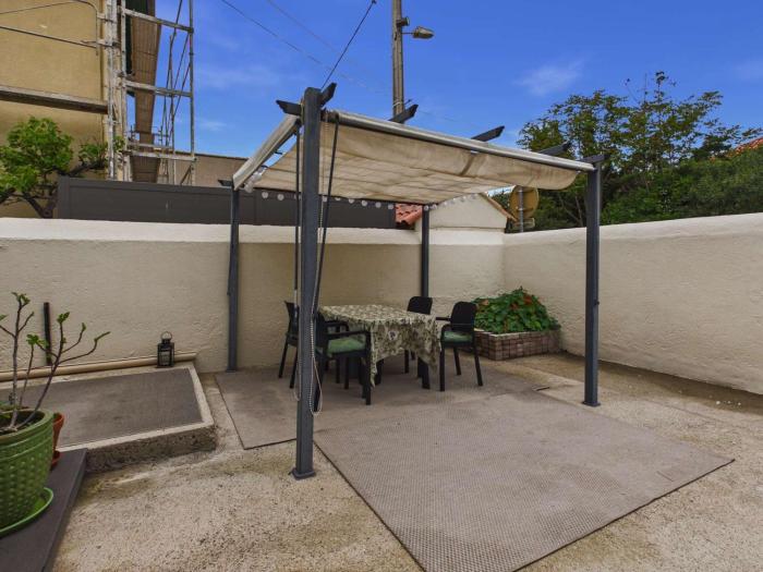Appartement 3 pièces avec terrasse, clim et WIFI, proche plage et commerces - FR-1-423-312