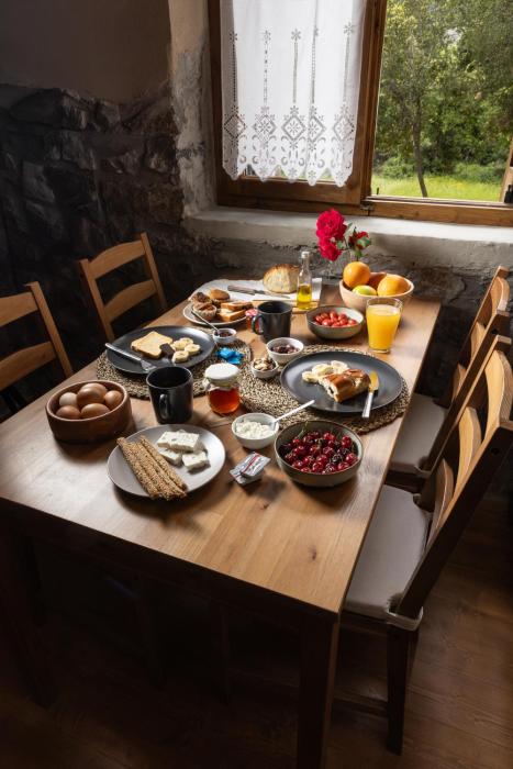 PETRASTERO Mountain Retreat-Agrafa Evrytania Greece