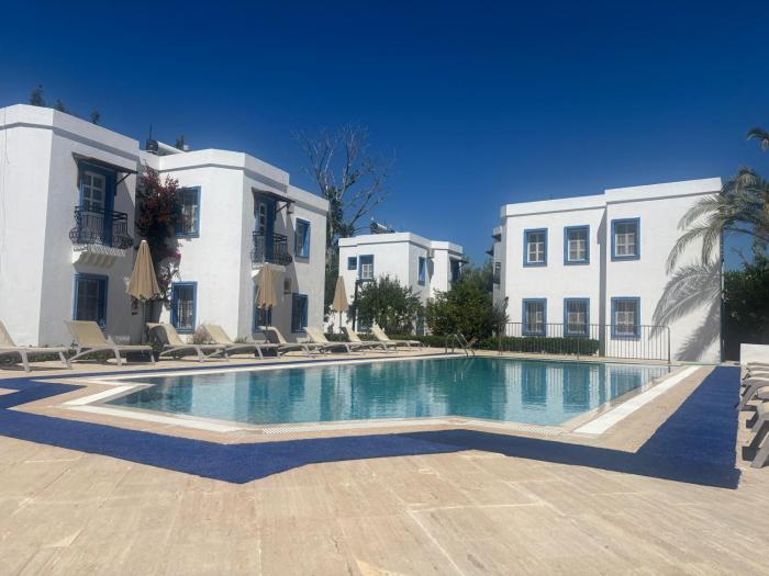 Ege Apartments