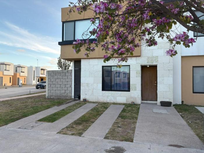 Casa en zona industrial SLP