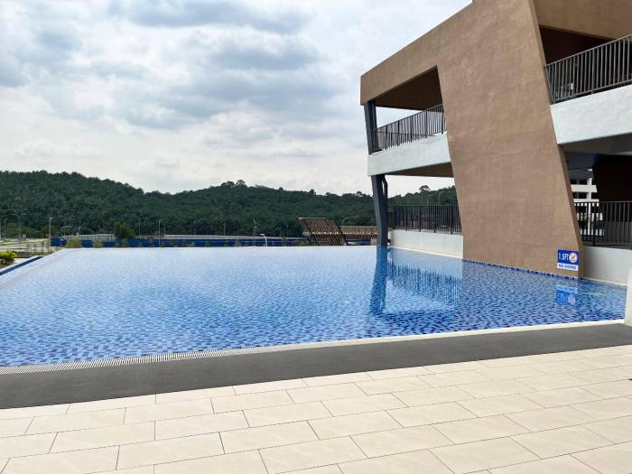 3BR Nice & Cozy Condo Near Bangi Wonderland w Pool