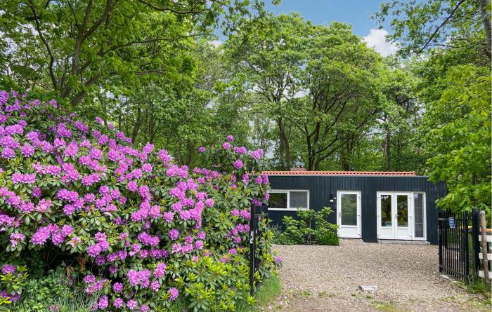 Beautiful Home In Holten With Wifi