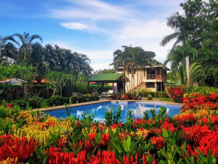 Exlplore Paradise Linda VIsta cottage