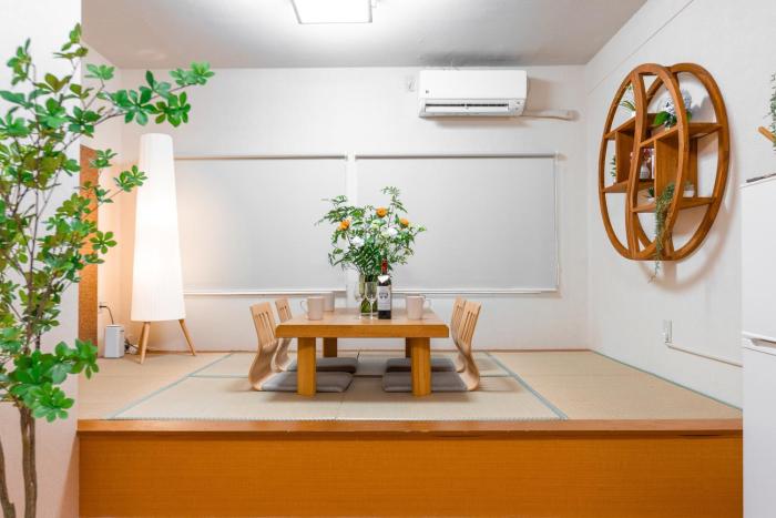 Shinagawa area , detached house , 2LDK , 3-minute walk from Tachikawa station , in the shopping district ,4 semi-double beds