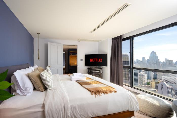 Penthouse KingBed: 5minBTS Balcony 1GbWiFi