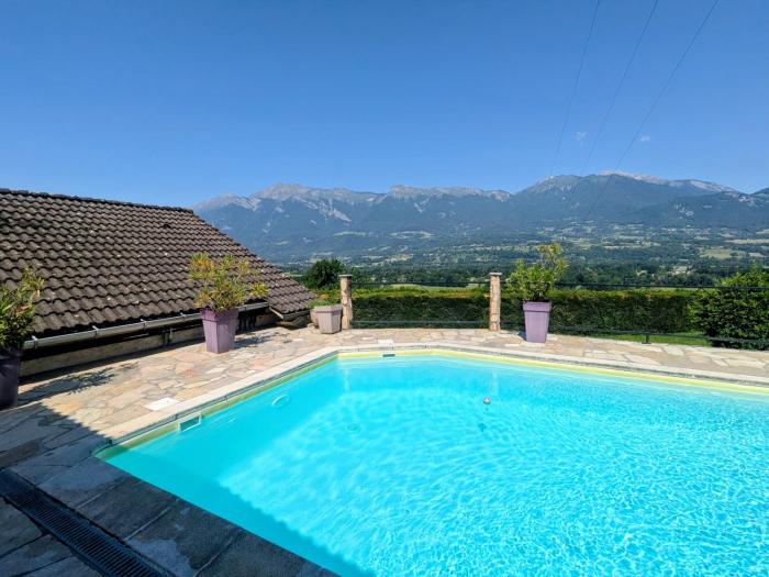 Chalet romantique avec piscine