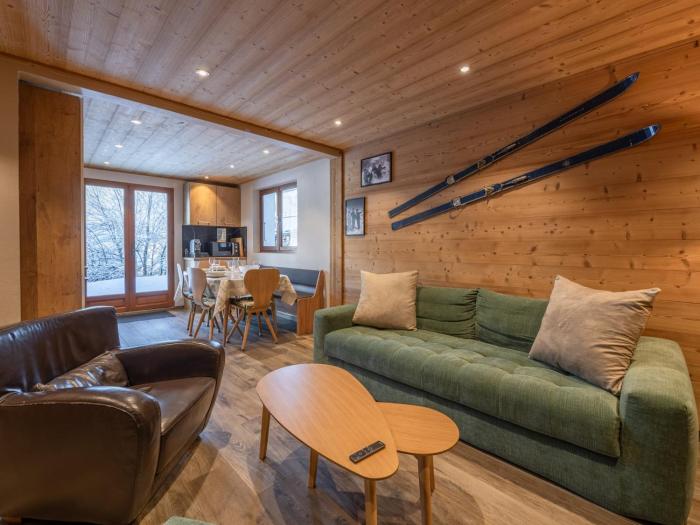 Appartement rénové 3 pièces proche Pleney avec parking, wifi et animaux admis - FR-1-754-86