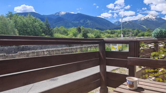Sunny home - Cozy Stay by Gondola Lift, Fast Wi-Fi and Mountain View