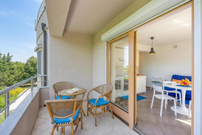 Apt Good Life | Walk to Beach - Happy Rentals