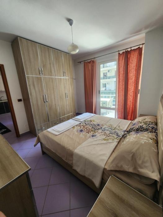 Lodys Seaside Residences - The Red Wheel