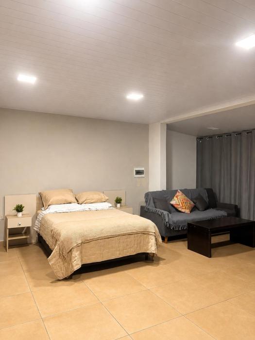 Casa de huéspedes privada con Wifi gratis cerca de IPS Ingavi, UNA y Biggie