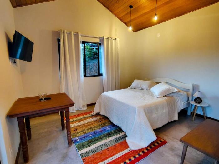 Loft em Secretário com piscina próximo a Itaipava