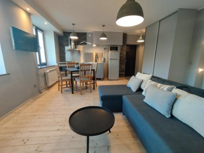 Turu 6, Quiet Central Apartment