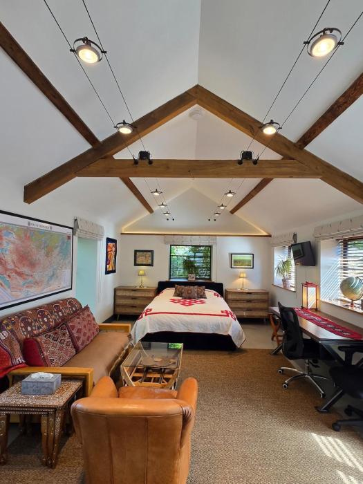 Spacious Studio - Bicester Village & Silverstone
