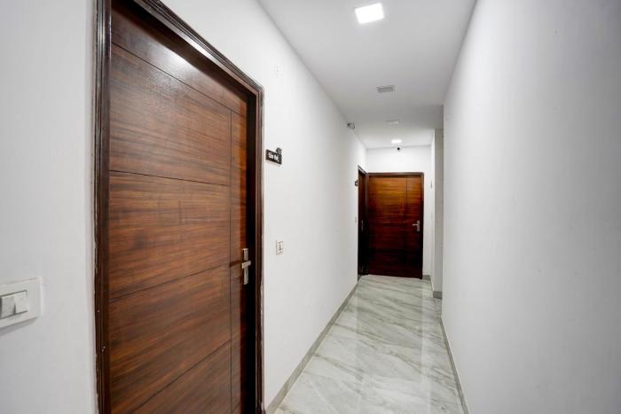 Hotel O Royal Palace