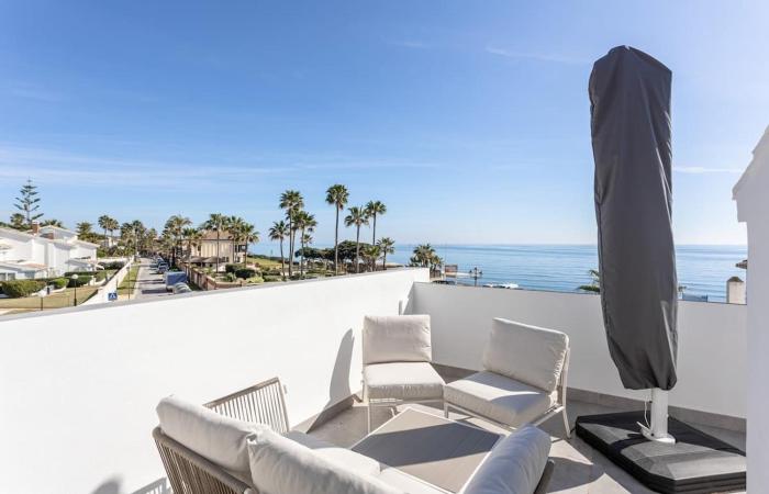 Frontline Beach Townhouse El Rosario- 4 Bedrooms