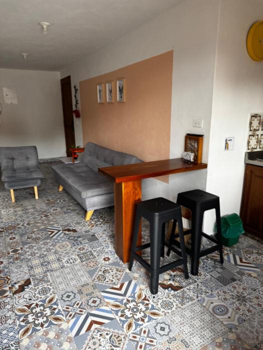 Apartamento acogedor cerca al parque con balcón