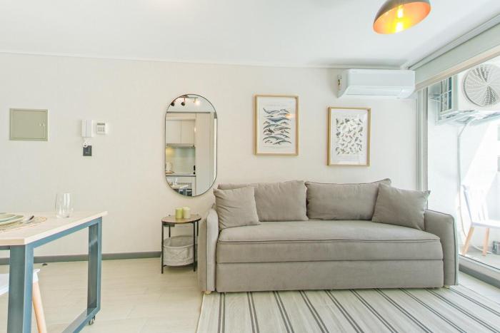 Metro Moneda Turistico Fully equipped AC TV WIFI6