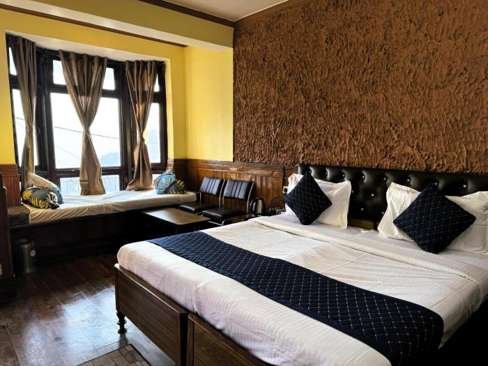 Hotel Monal Inn, Pangot Wildlife and Bird Sanctuary