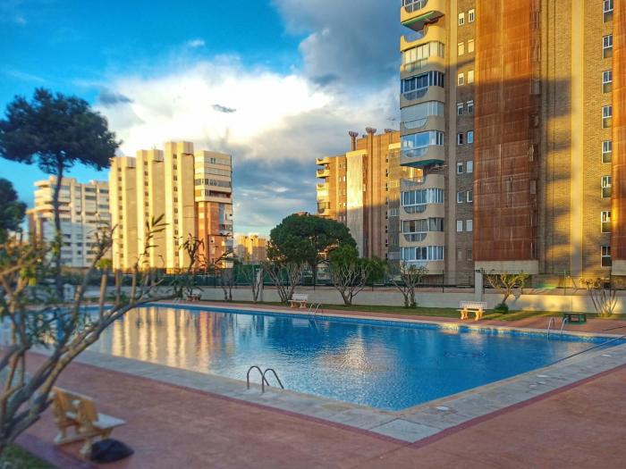 Apartamento San Juan Playa con piscina, zonas verdes y pistas deportivas