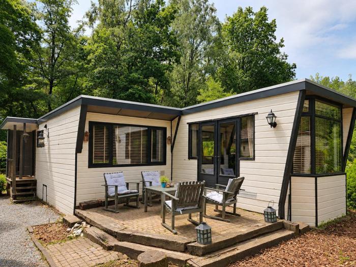 De Bos Egel - Rustig chalet aan bosrand met zwembad