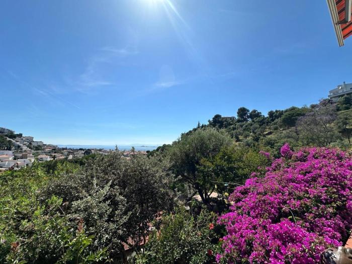 Bonito Apto. en la montaña con vista mar AV 91