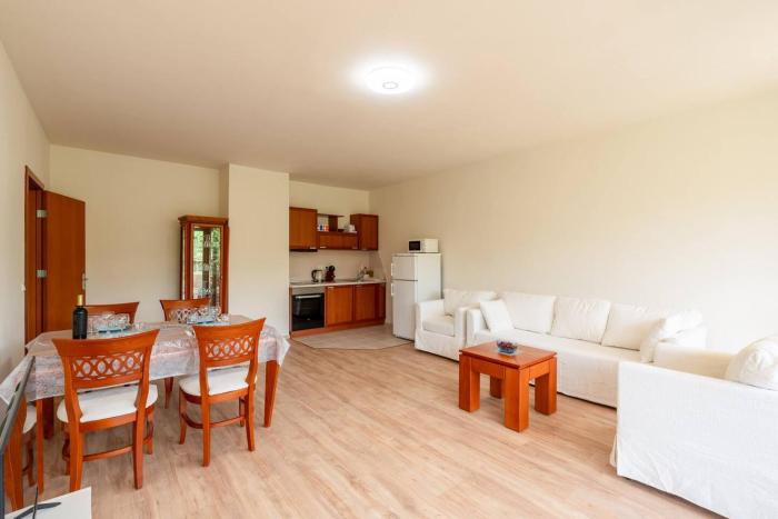 Spacious condo in Golden Sands