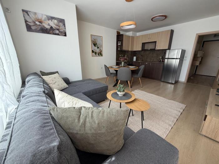 Main Avenue Apartment