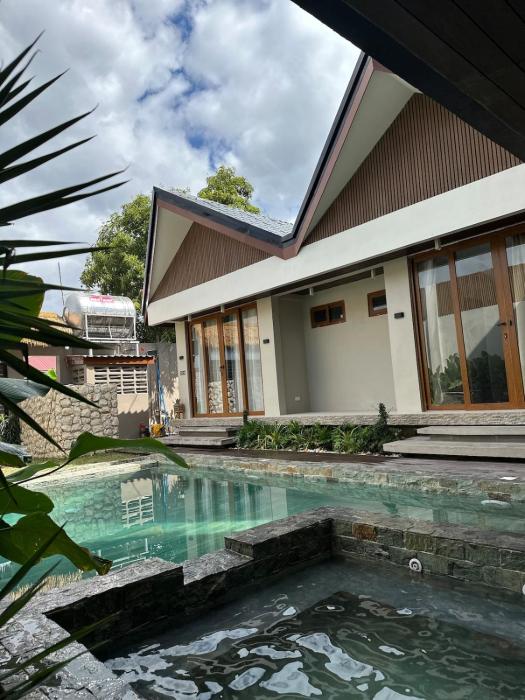 The Lake House Taguig near Bgc