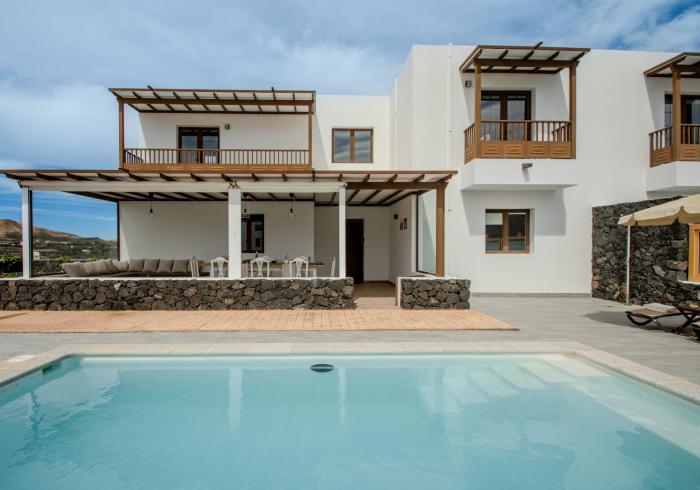 Villa Verol by Villalize