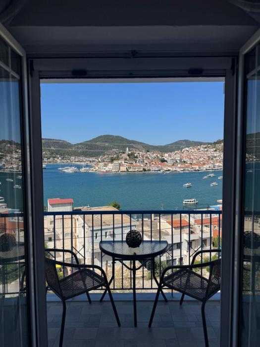 Blue Horizon of Poros