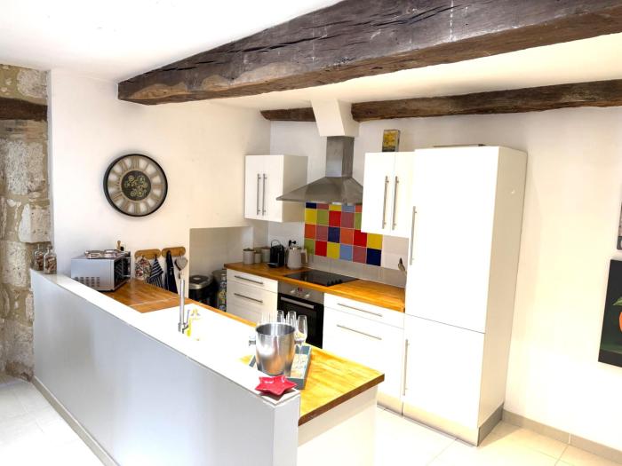 Maison Girasol Sleeps 4 w Pets On Request